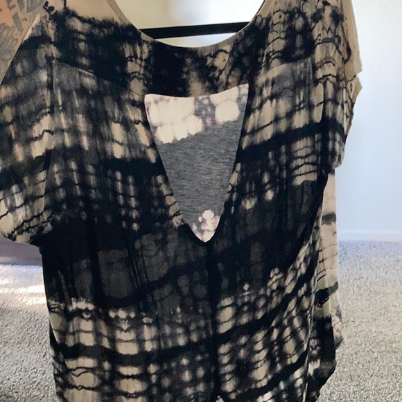 Top - Picture 3 of 4